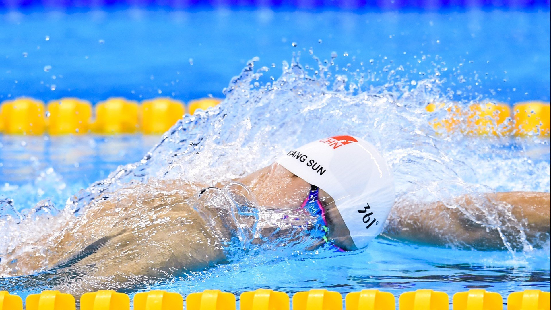 中超联赛引入AI裁判助力，技术赋能提升比赛公正性，中超裁判又出争议判罚